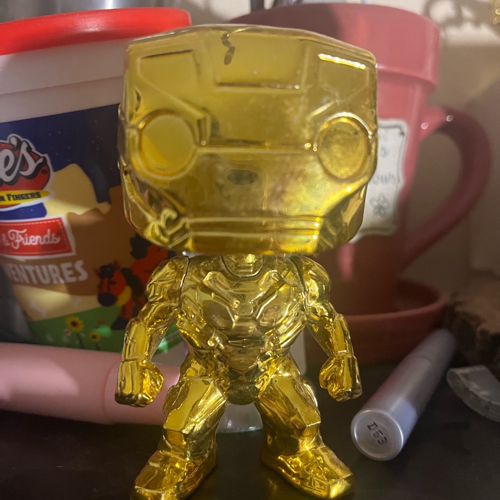 Gold Robot Figurine (no box)